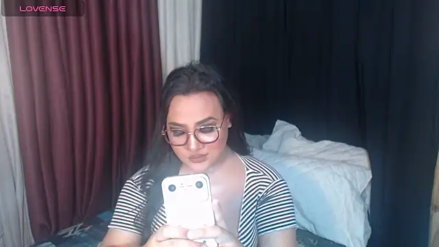 Hotcum ella online show from July 5, 11:38 am