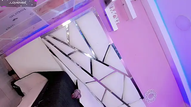 Ariia-janee online show from November 15, 6:44 am