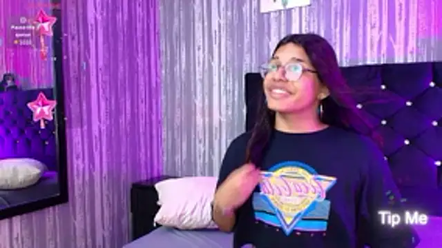 Snapshot of Hailey_johnsonn chatting on October 30, 1:10 pm Hailey johnsonn online show from October 30, 1:10 pm