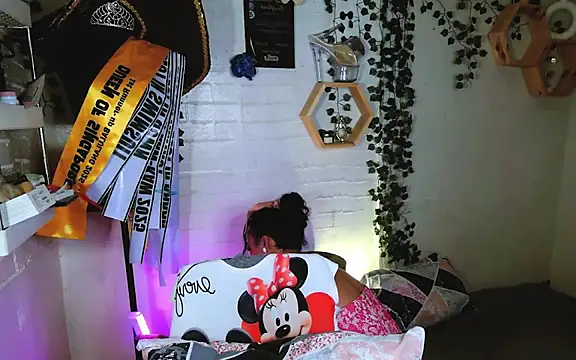 Snapshot of YourNikkieXxx chatting on September 8, 4:27 pm YourNikkieXxx online show from September 8, 4:27 pm