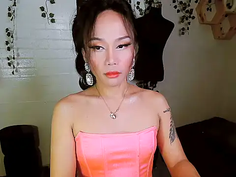 Snapshot of YourNikkieXxx chatting on September 22, 1:05 pm YourNikkieXxx online show from September 22, 1:05 pm