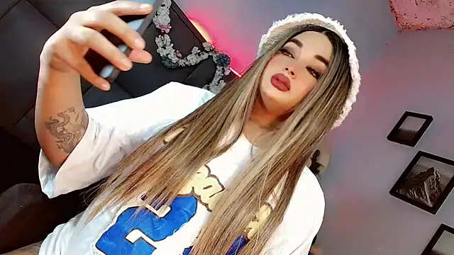 Snapshot of kattie_Sweet_ chatting on September 29, 10:20 pm kattie Sweet  online show from September 29, 10:20 pm