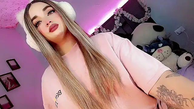 Snapshot of kattie_Sweet_ chatting on October 18, 1:09 am kattie Sweet  online show from October 18, 1:09 am