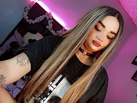 Snapshot of kattie_Sweet_ chatting on October 27, 7:33 pm kattie Sweet  online show from October 27, 7:33 pm