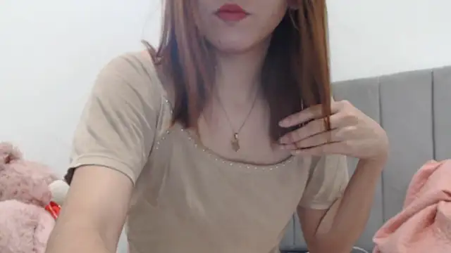 Dolly Peach  online show from April 8, 1:23 pm