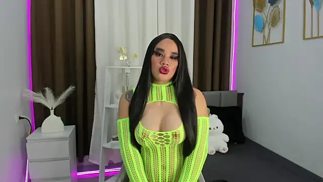 Snapshot of Malia_Nicole chatting on September 23, 7:20 pm Malia Nicole online show from September 23, 7:20 pm