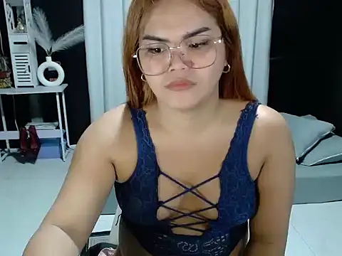 KylieSmith online show from December 15, 4:56 pm