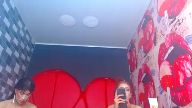 julessxcharlotte online show from December 2, 2:09 pm