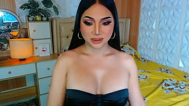 Snapshot of QueenMistressMaria chatting on October 11, 8:06 am QueenMistressMaria online show from October 11, 8:06 am