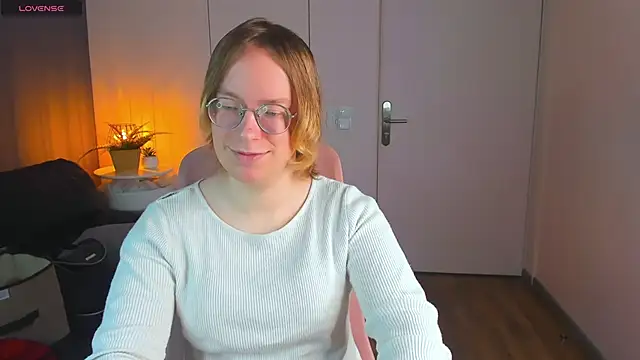 Amanda Butlerr online show from April 4, 1:42 pm