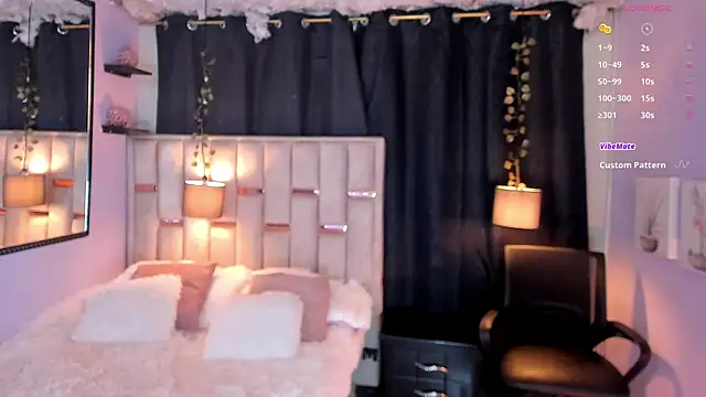 melody-rouss online show from November 28, 3:19 am