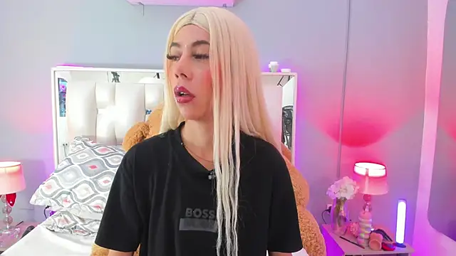 Snapshot of Darlyn_tenderhot__ chatting on October 13, 11:00 am Darlyn tenderhot online show from October 13, 11:00 am