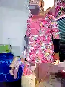 Snapshot of Banouti_23 chatting on October 19, 3:59 pm Banouti 23 online show from October 19, 3:59 pm