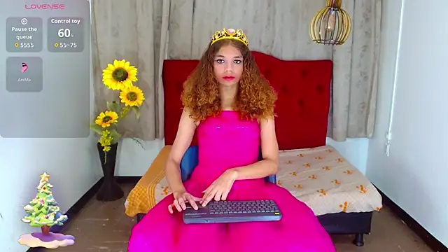 luisa  torres online show from December 2, 4:04 am