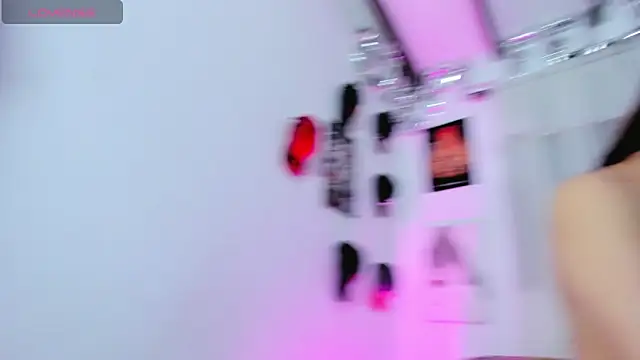 Rihanna hotx online show from March 18, 2:57 am