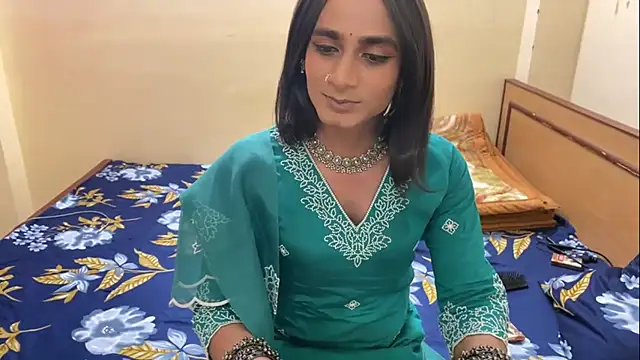 LuvLayla online show from January 9, 8:14 pm