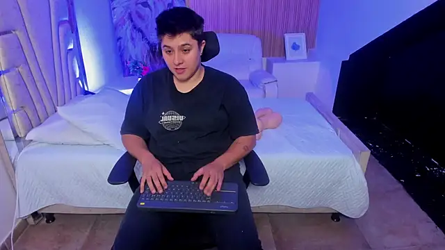 Snapshot of IanGilbert chatting on September 15, 8:36 pm IanGilbert online show from September 15, 8:36 pm