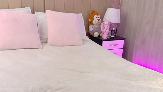 bunny nicolle online show from August 6, 4:14 pm