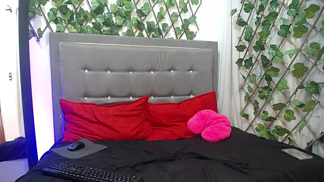 ivone golosa online show from February 18, 8:27 pm