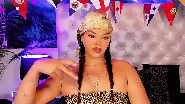 Valeria Swett  online show from June 13, 8:31 pm