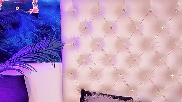 Valeria Swett  online show from June 23, 9:23 pm