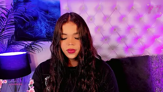 Valeria Swett  online show from July 6, 8:44 pm