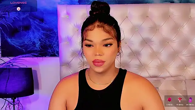 Valeria Swett  online show from July 27, 8:59 pm