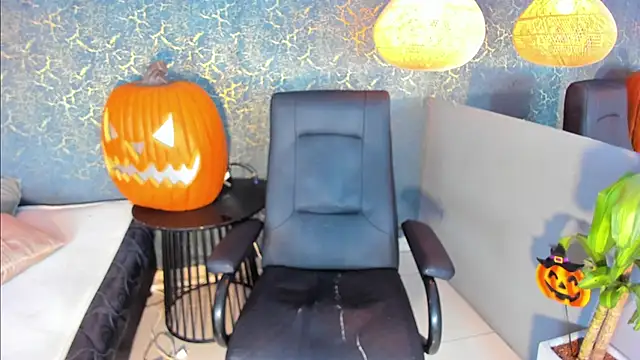 zorre  online show from November 3, 6:51 pm