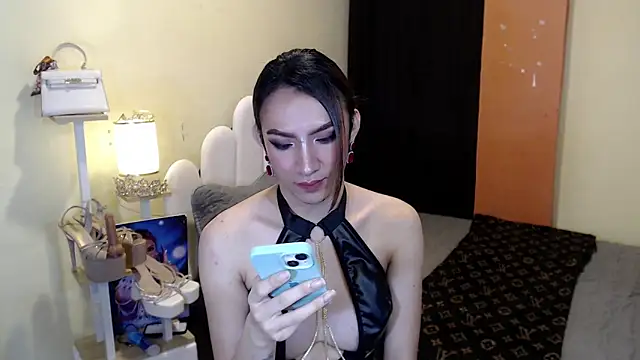 AmandaTheMonsterCock online show from November 20, 2:23 am