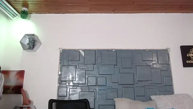 Snapshot of Trinity_Knox chatting on October 16, 4:40 pm Trinity Knox online show from October 16, 4:40 pm