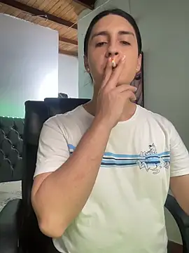 lola diez online show from April 8, 10:00 pm