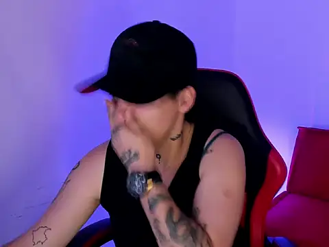 PeytonBox online show from December 1, 11:34 am