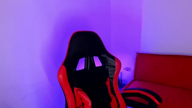 PeytonBox online show from December 3, 11:36 am