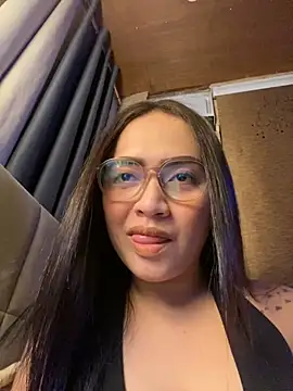 yourdevilsweettsx online show from November 4, 3:22 pm