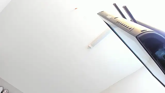 Sofia summers online show from December 3, 4:17 am