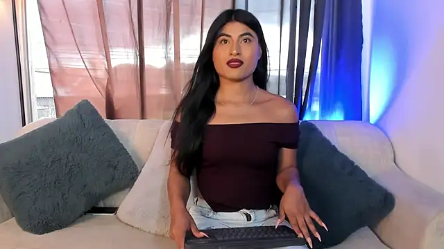 Michelle Narvaez online show from July 9, 7:40 pm