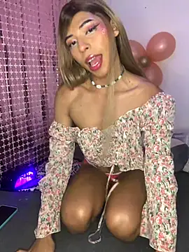 Snapshot of Sweet_Tyra_Doll chatting on October 18, 9:46 am Sweet Tyra Doll online show from October 18, 9:46 am