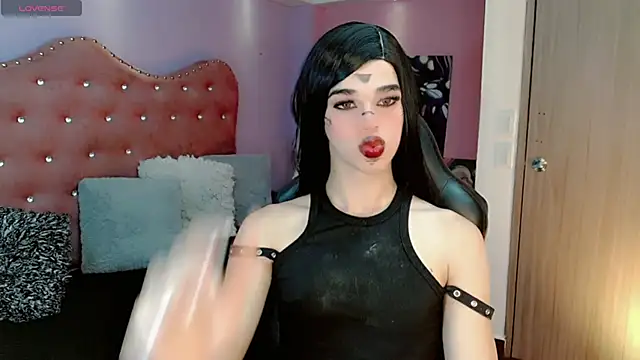 Snapshot of Sophia_Stonee chatting on October 11, 11:45 am Sophia Stonee online show from October 11, 11:45 am