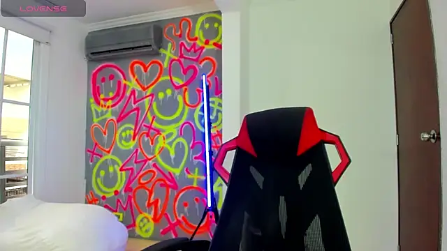 ZOE ROSE4 online show from December 3, 7:51 pm