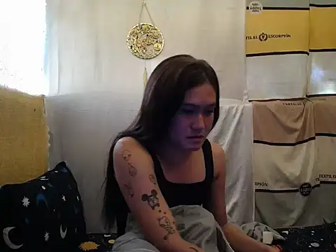 girlyesha online show from October 11, 3:53 am