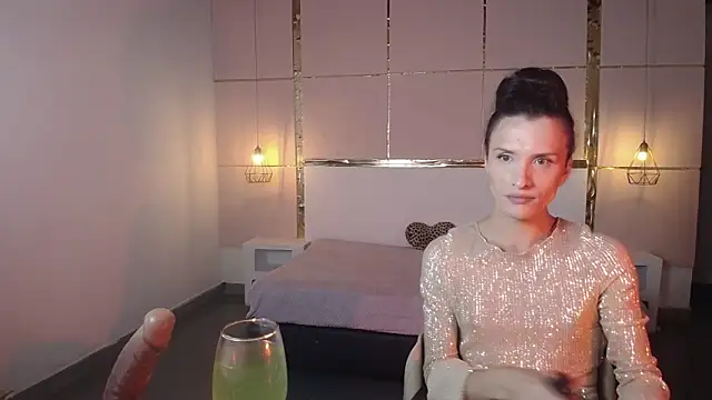 Snapshot of IsabelFernandez chatting on October 15, 6:02 am IsabelFernandez online show from October 15, 6:02 am