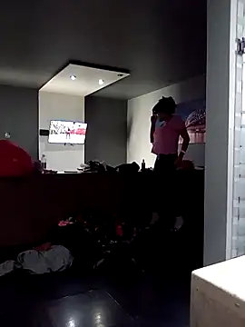 Snapshot of transreyna chatting on December 25, 8:17 pm transreyna online show from December 25, 8:17 pm