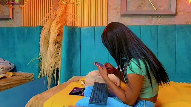 Snapshot of briannyte25 chatting on October 11, 11:45 am briannyte25 online show from October 11, 11:45 am
