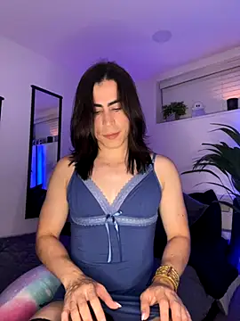 emilycolte online show from October 24, 1:10 am