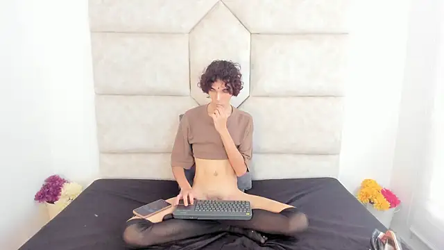 Scaarlett 22  online show from November 8, 5:57 pm