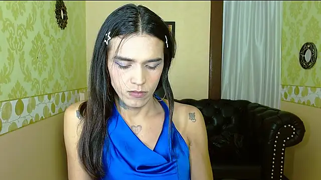 Snapshot of Mara_Summerr chatting on October 20, 3:37 pm Mara Summerr online show from October 20, 3:37 pm