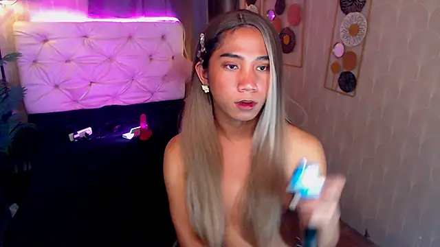 Snapshot of Seductive_nathalie chatting on October 11, 7:05 pm Seductive nathalie online show from October 11, 7:05 pm