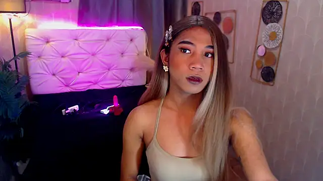 Snapshot of Seductive_nathalie chatting on October 14, 4:08 pm Seductive nathalie online show from October 14, 4:08 pm