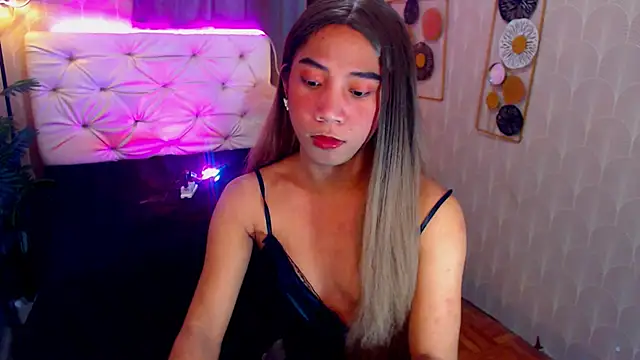 Snapshot of Seductive_nathalie chatting on October 18, 6:22 pm Seductive nathalie online show from October 18, 6:22 pm