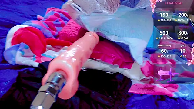 Valentina Foxlife online show from November 17, 12:05 pm